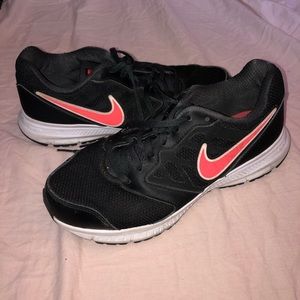 Nike Tennis Shoes